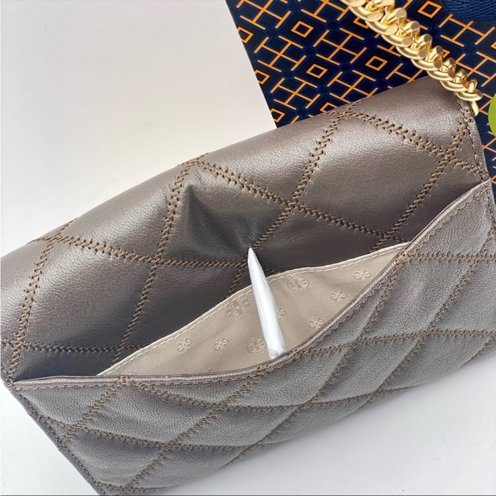 New Tory Burch Willa Chain Wallet
Crossbody Bag Chanel Classic Style - Picture 7 of 16